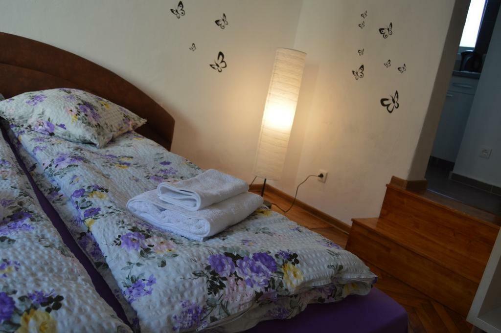 Appartamento Apartament Ultracentral Sibiu Esterno foto